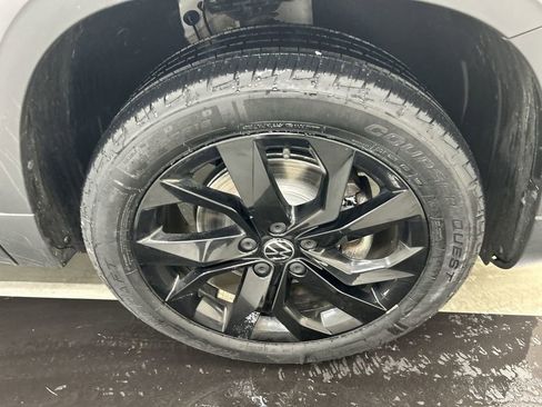 Used 2022 Volkswagen Taos SE AWD/4WD image 8