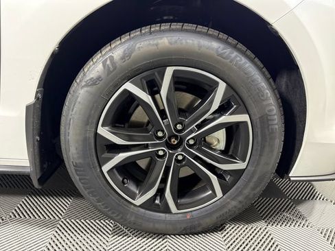 New 2026 Toyota Sienna Platinum AWD/4WD image 11