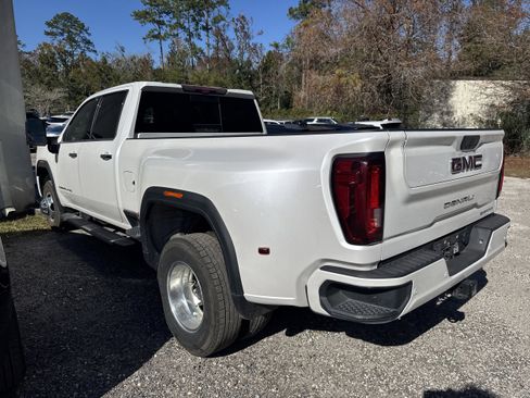 Used 2022 GMC Sierra 3500 Denali w/ Denali Ultimate Package image 3