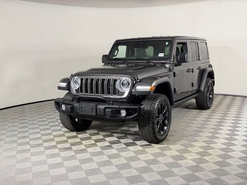 Certified 2025 Jeep Wrangler Unlimited Sahara AWD/4WD image 10