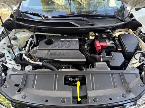 Used 2025 Nissan Rogue SV image 34