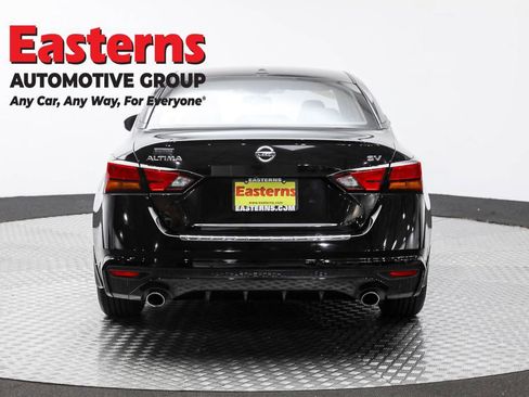 Used 2021 Nissan Altima 2.5 SV w/ SV Premium Package FWD image 6