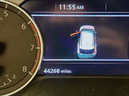 Used 2023 Nissan Rogue SV image 19