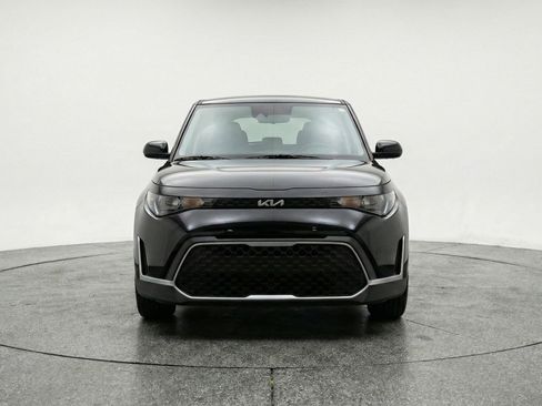 Used 2025 Kia Soul LX w/ LX Technology Package image 2