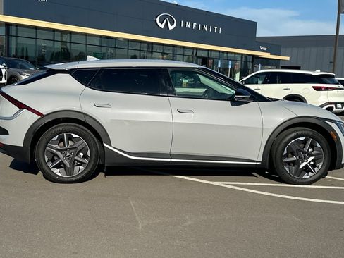 Used 2025 Kia EV6 Light image 3