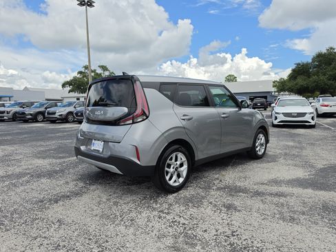 Used 2024 Kia Soul LX w/ Option Group 015 FWD image 5