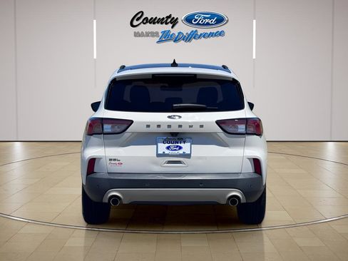 Used 2021 Ford Escape SEL w/ Technology Package FWD image 2