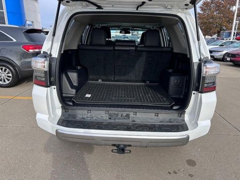 Used 2019 Toyota 4Runner TRD Off-Road Premium image 4