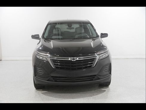 Used 2024 Chevrolet Equinox LS w/ LS Convenience Package AWD/4WD image 2