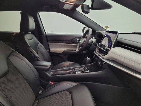 Used 2024 Jeep Compass Latitude image 21