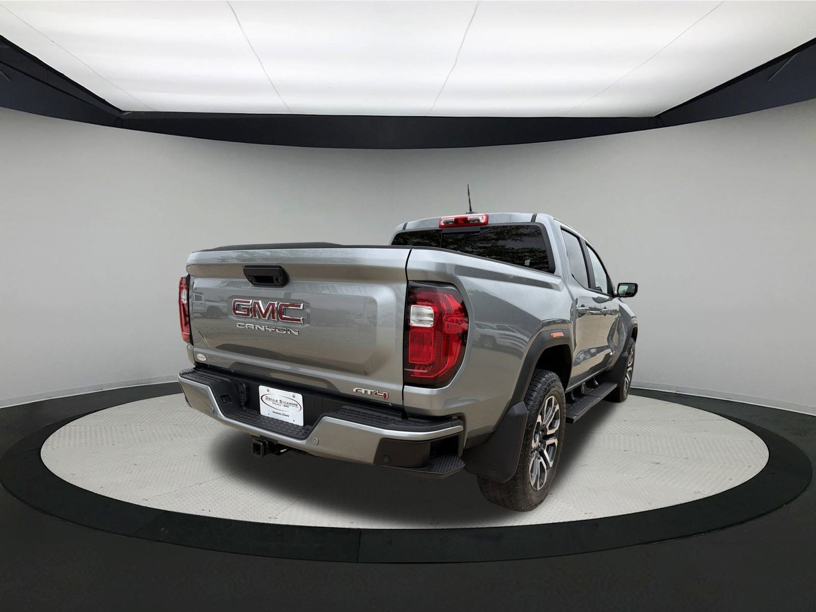 Used 2024 GMC Canyon AT4 w/ AT4 Premium Package AWD/4WD image 4