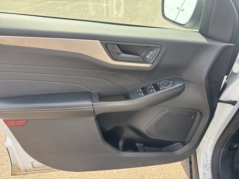 Used 2022 Ford Escape SE AWD/4WD image 17