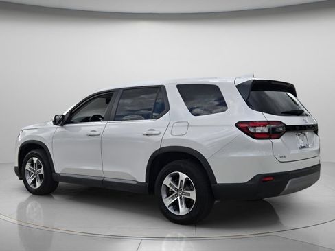 Used 2025 Honda Pilot EX-L image 8