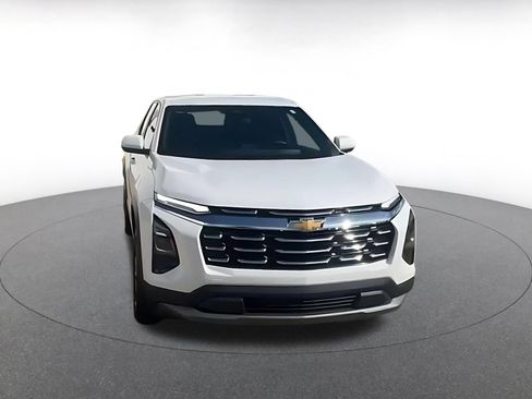Used 2025 Chevrolet Equinox LT FWD image 4
