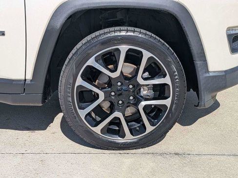Certified 2018 Jeep Compass Limited w/ Navigation Group AWD/4WD image 11