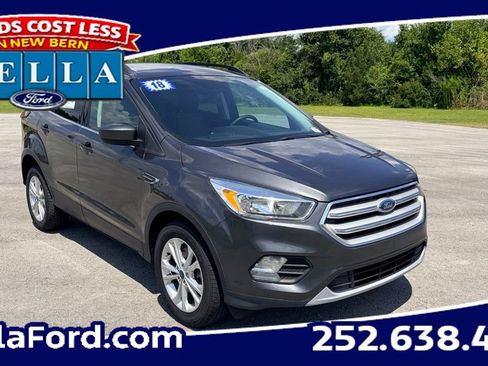 Certified 2018 Ford Escape SE w/ SE Sync 3 Package AWD/4WD image 1