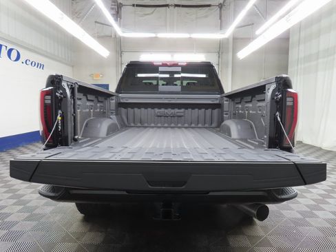 Used 2025 GMC Sierra 3500 AT4 image 43