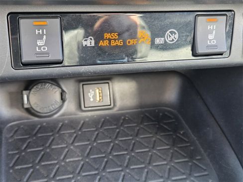 Used 2023 Toyota RAV4 XLE Premium image 20