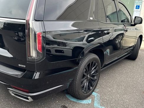 Used 2022 Cadillac Escalade Premium Luxury w/ Performance Package AWD/4WD image 2