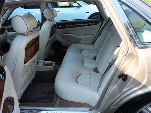Used 2001 Jaguar XJ RWD image 23
