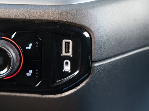 Used 2022 Chevrolet Silverado 1500 LT image 32