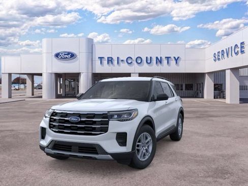 New 2026 Ford Explorer Active RWD image 2