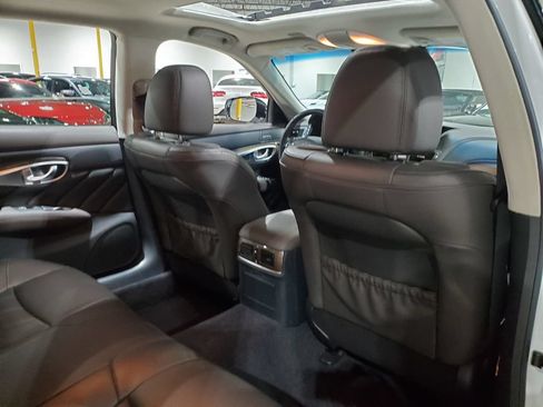 Used 2018 INFINITI Q70 L 3.7 w/ Sensory Package AWD/4WD image 37