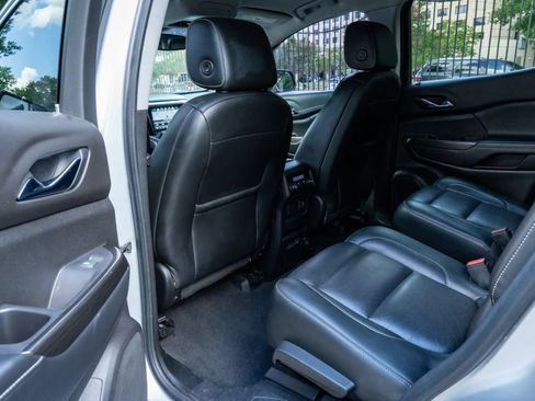 Used 2019 GMC Acadia SLT AWD/4WD image 12