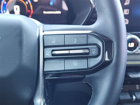 Used 2024 Chevrolet Colorado ZR2 w/ Safety Package image 28