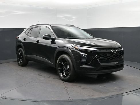 Used 2026 Chevrolet Trax LT w/ Driver Confidence Package FWD image 9