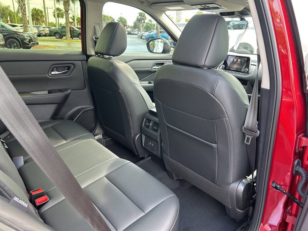 Used 2026 Nissan Rogue Dark Armor FWD image 47