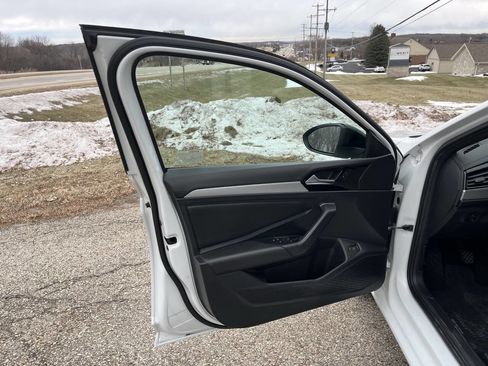 Used 2020 Volkswagen Jetta R-Line w/ R-Line Cold Weather Package image 11