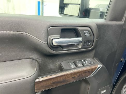 Used 2021 GMC Sierra 2500 SLT w/ SLT Premium Package image 21