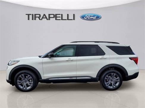 New 2025 Ford Explorer Active w/ Active Comfort Package image 3