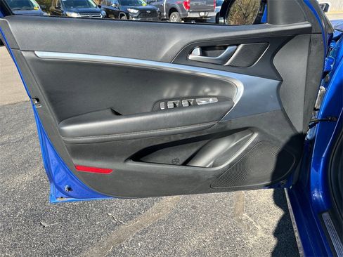 Used 2021 Genesis G70 2.0T image 11