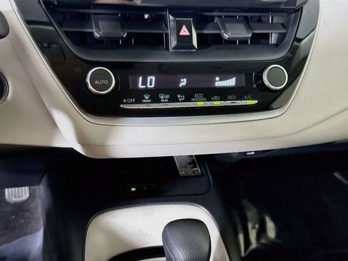 Used 2025 Toyota Corolla LE w/ LE Premium Package FWD image 8