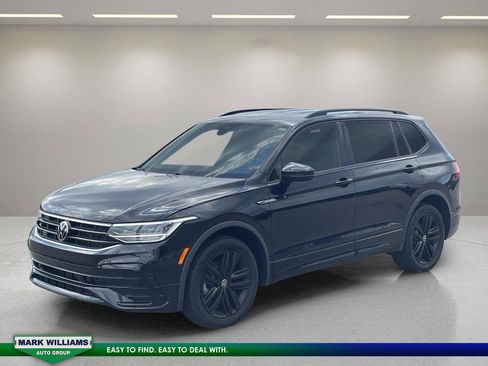 Used 2022 Volkswagen Tiguan SE R-Line image 2