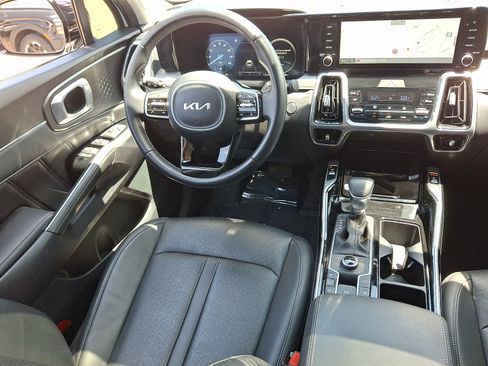 Used 2023 Kia Sorento SX AWD/4WD image 14