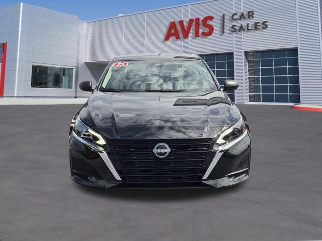 Used 2025 Nissan Altima 2.5 SV FWD image 2