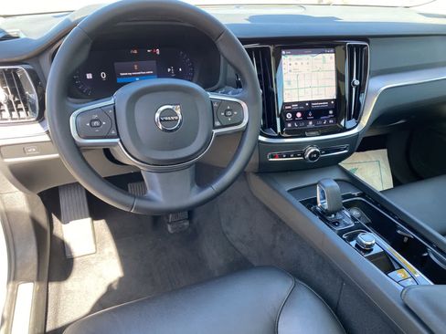 Used 2024 Volvo S60 B5 Core FWD image 10