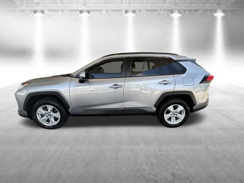 Used 2020 Toyota RAV4 XLE FWD image 8