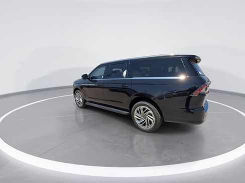 New 2026 Lincoln Navigator L Premier AWD/4WD image 6