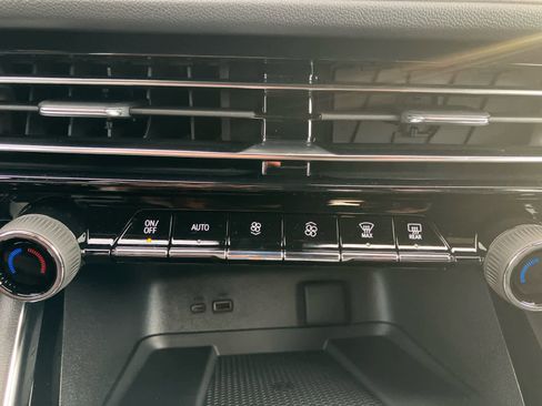 New 2026 Chevrolet Traverse LT w/ Enhanced Driving Package image 29