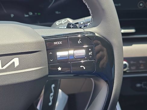 New 2027 Kia Carnival SX FWD image 32