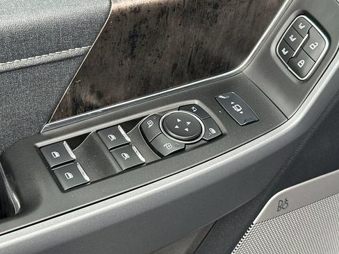Used 2024 Ford F250 Lariat w/ Lariat Ultimate Package AWD/4WD image 13