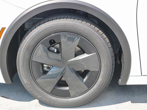 New 2026 Toyota Prius LE image 12