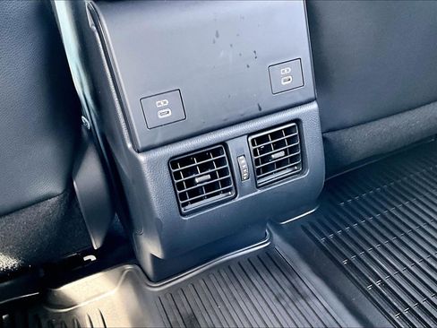 Used 2024 Toyota bZ4X XLE w/ Weather Package image 31