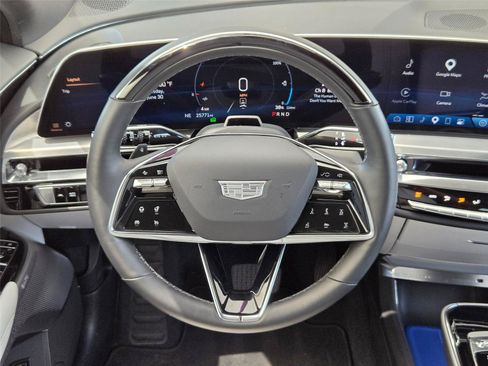 Used 2024 Cadillac Lyriq Luxury AWD/4WD image 15
