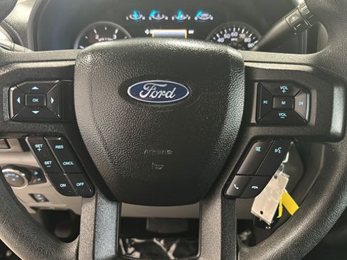 Used 2017 Ford F350 XLT w/ XLT Premium Package AWD/4WD image 15
