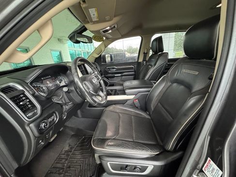 Used 2019 RAM 1500 Laramie AWD/4WD image 12